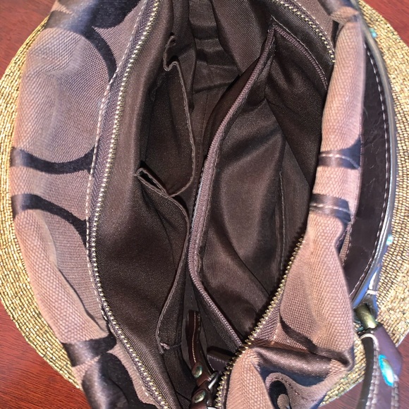 Coach Carly Signature Handbag - Picture 13 of 16